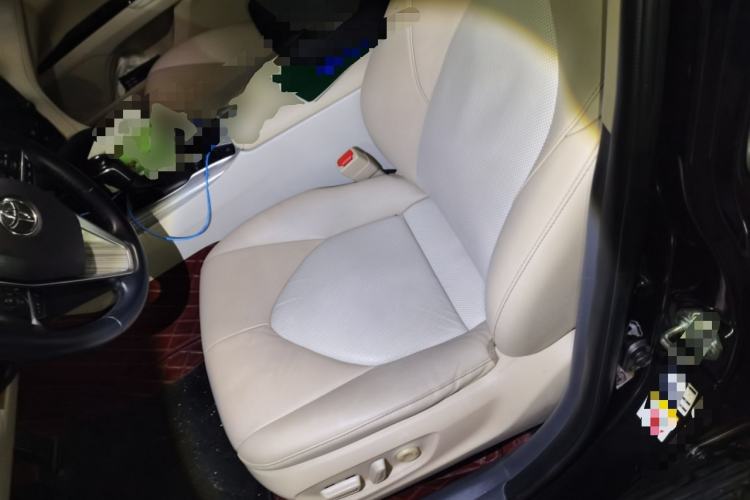 Used Toyota Camry 2018 Dual-Engine 2.5 HG Luxury Edition Left Front Seat