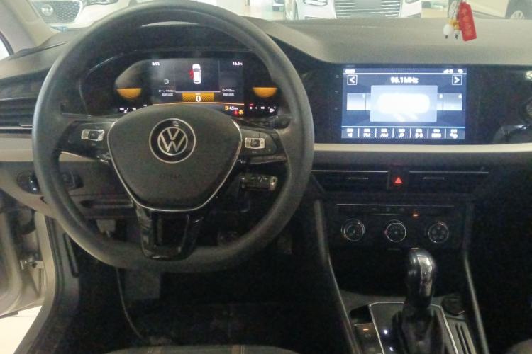 Used Volkswagen Lavida 2022 1.5L Automatic Vision Edition Center Console