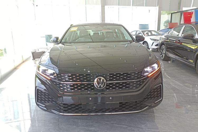 Used Volkswagen Passat 2026 Model, Outstanding 380TSI Xingkong Longteng Edition