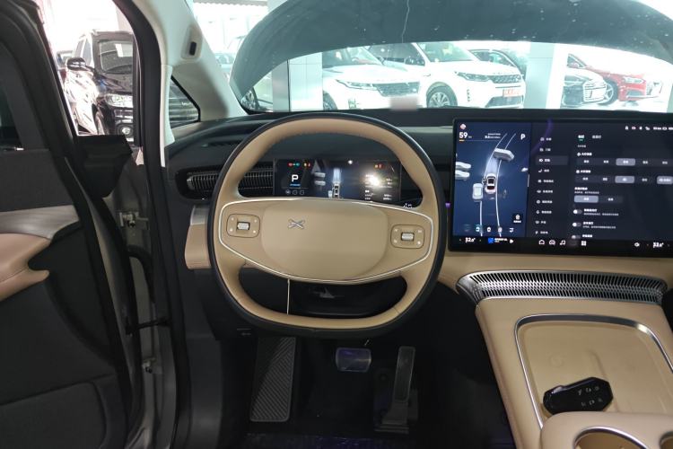 Used XPeng X9 2024 610 Long-Range Pro
