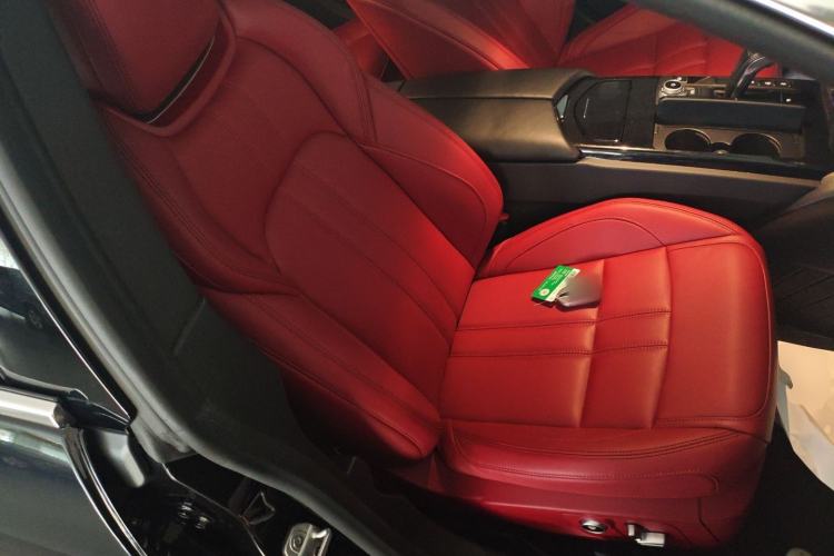 Used Maserati Ghibli 2022 3.0T Modena Right Front Seat