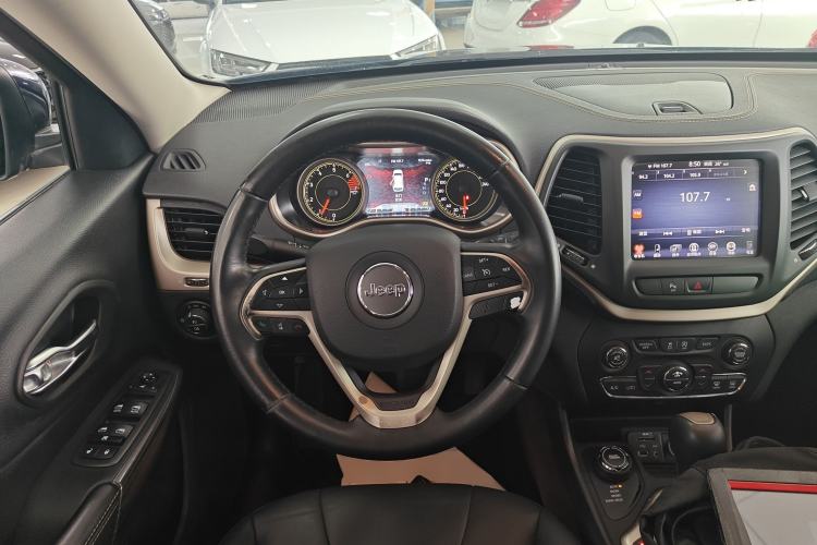 Used Jeep Cherokee 2016 2.4L Professional Smart Version