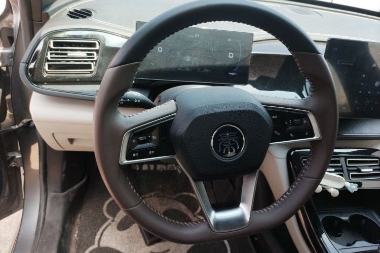 Used BYD Qin PLUS 2023 Champion Edition DM-i 55KM Leading Model Steering Wheel