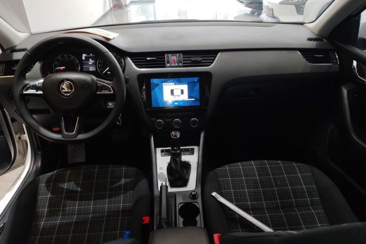 Used Skoda Octavia 2019 1.5L Automatic SmartDrive Comfort Edition China VI Standard
