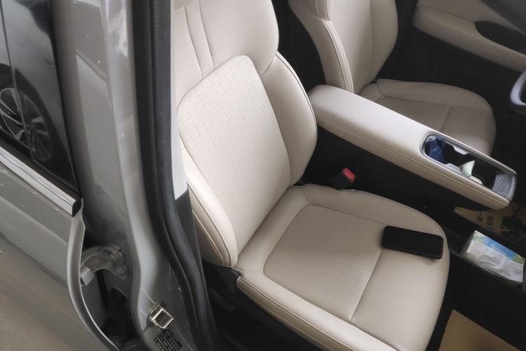 Used Wuling Bingo PLUS 2024 510 km Flagship Edition Four-Seater Version
