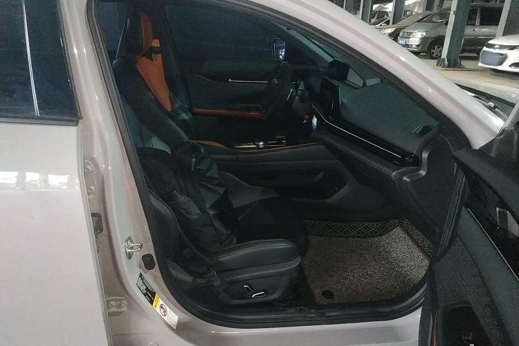 Used Changan UNI-V 2022 1.5T Prestige Version