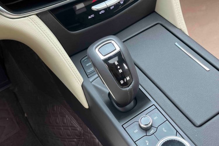 Used Cadillac CT6 2019 28T Fashion Edition Gear Lever