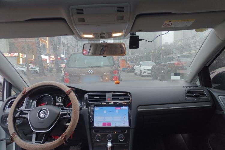 Used Volkswagen Golf 2017 1.6L Automatic Comfort Million-Vehicle Anniversary Edition