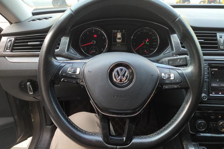 Used Volkswagen Passat 2017 330TSI DSG Prestige Edition Steering Wheel
