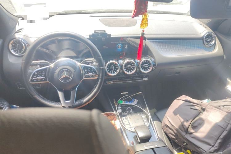 Used Mercedes-Benz GLA 2020 GLA 200 Center Console