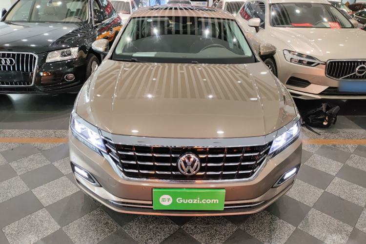 Used Volkswagen Passat 2020 330TSI Luxury Edition China VI Front