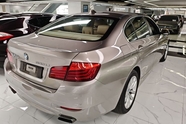 Used BMW 5 Series 2015 535Li Leading Model
