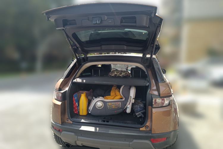 Used Land Rover Range Evoque 2014 2.0T 5-Door Luxury Edition Trunk