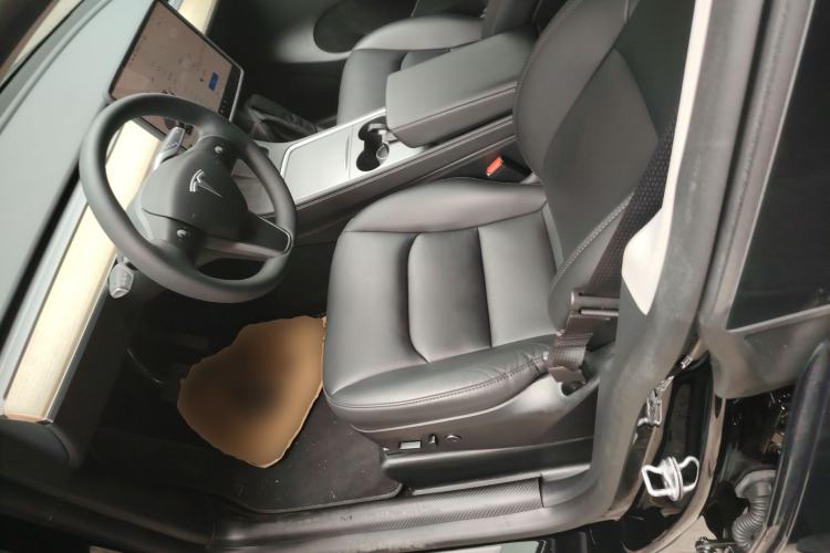 Used Tesla Model Y 2023 Long-Range All-Wheel-Drive Version
