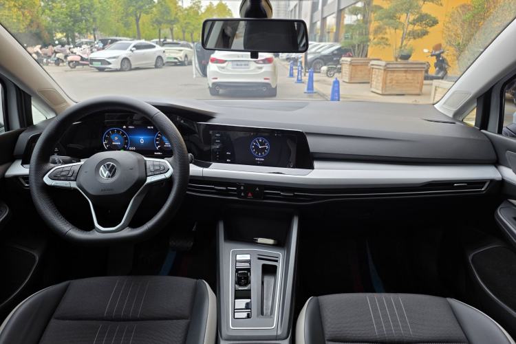 Used Volkswagen Golf 2021 280TSI DSG Pro Interior 2