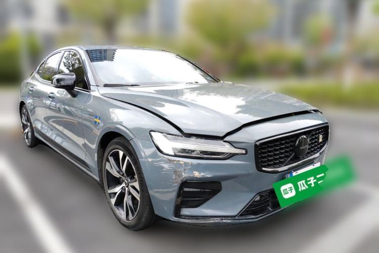 Used Volvo S60 2023 B4 Zhiyuan Sport Edition Front Right 45 Deg