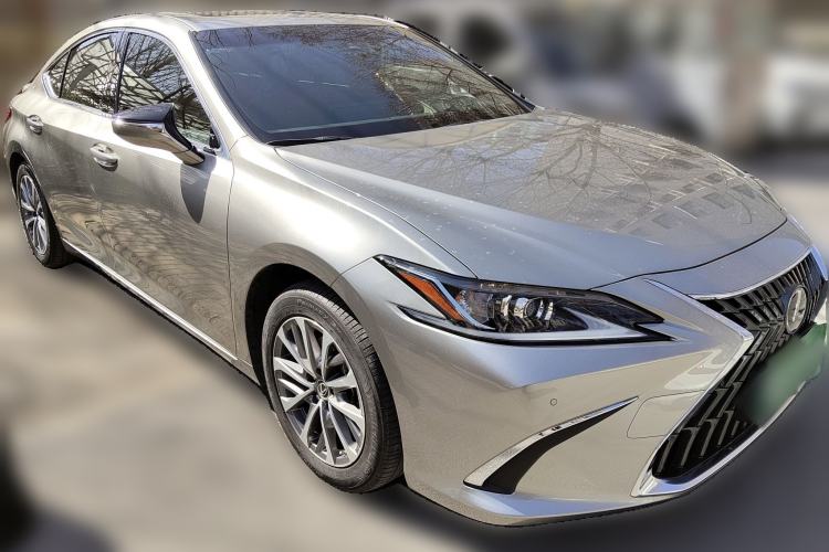 Used Lexus ES 2022 300h Excellence Edition
