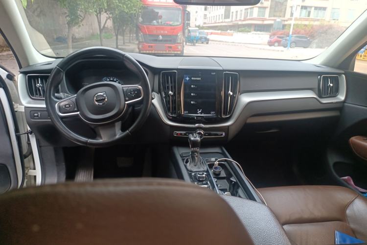 Used Volvo XC60 2020 T5 4x4 Zhiyi Luxury Edition
