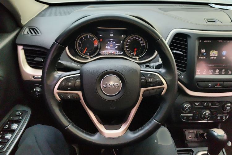 Used Jeep Cherokee 2017 2.0L Superior Edition Steering Wheel