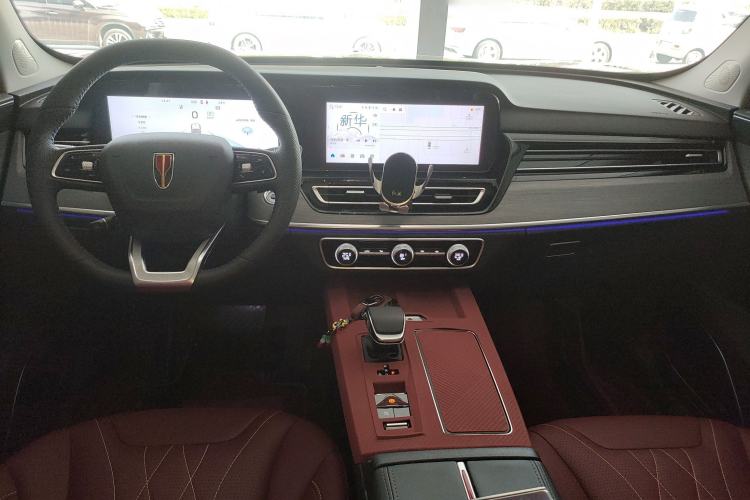 Used Hongqi HS5 2025 2.0T Two-Wheel Drive Flagship Pro Edition
