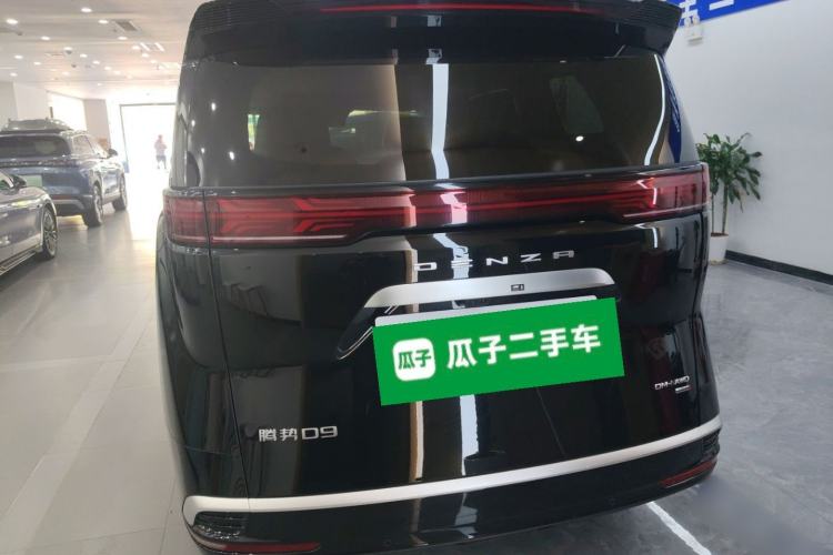 Used Denza D9 2025 DM-i Intelligent Drive 1020 Four-Wheel Drive Prestige Model
