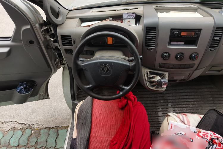 Used Dongfeng Yufeng Yufeng 2015 2.5T Lingyun Edition Yulibao High-End Short Wheelbase Mid-Roof ZD25
