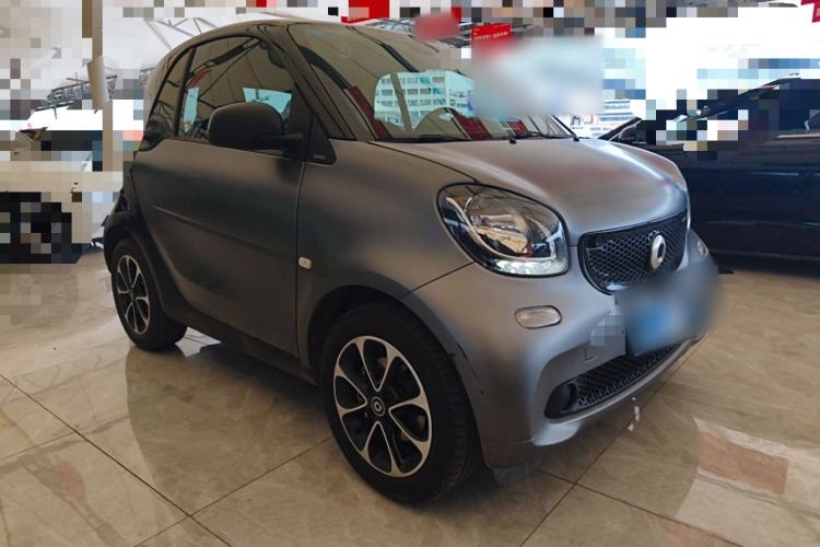 Used smart fortwo 2015 1.0L 52 kW Hardtop Passion Edition Front Right 45 Deg