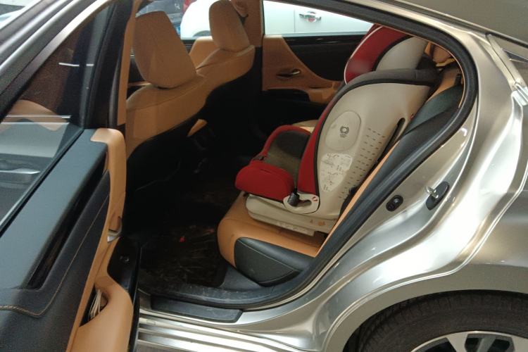 Used Lexus ES 2021 200 Excellence Edition
