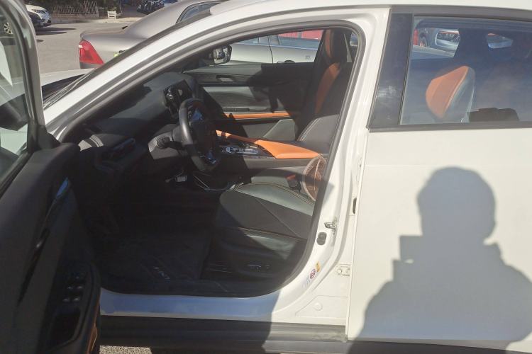 Used Changan UNI-V iDD 2023 ZhiDian iDD 1.5T 113km Smart & Fun Version