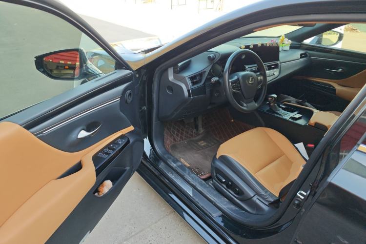 Used Lexus ES 2022 200 Excellence Edition
