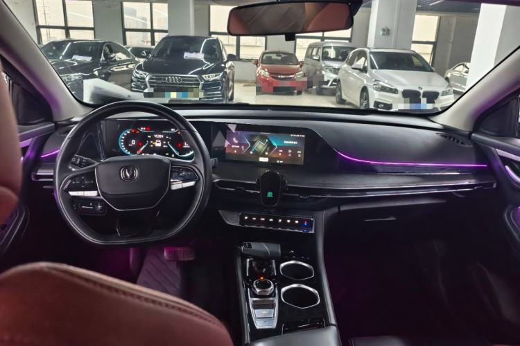 Used CHANGAN Eado 2023 Changan Edition PLUS Blue Whale NE 1.4T GDI DCT Prestige Version Center Console