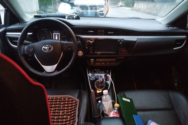 Used Toyota Levin 2016 Dual-Engine 1.8H GS-L E-CVT Leading Edition Center Console