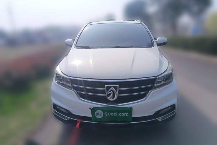 Used Baojun 730 2017 1.8L iAMT Luxury Version 7-Seater
