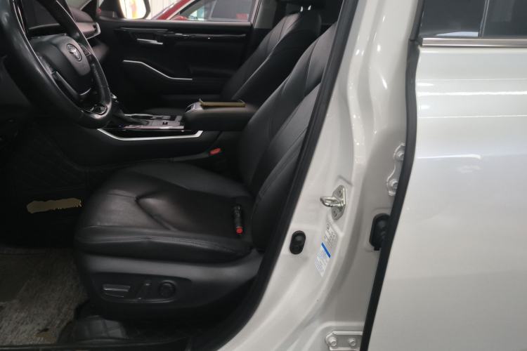 Used Toyota Highlander 2022 Dual-Engine 2.5L Four-Wheel Drive Prestige Version 7 Seats
