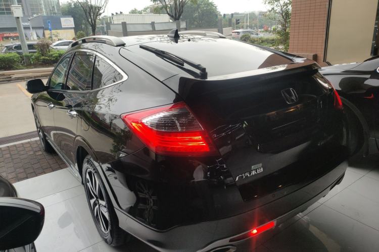 Used Honda Crosstour 2016 2.4L Luxury Edition Rear Left 45 Deg
