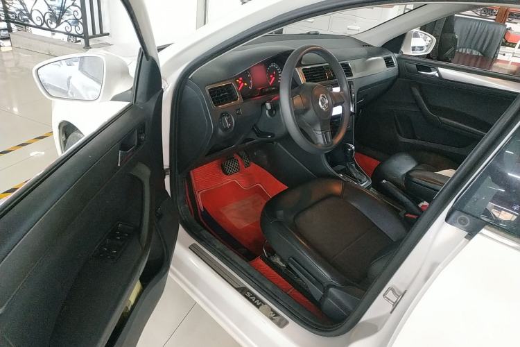 Used Volkswagen Santana 2015 1.6L Automatic Comfort Edition Driver Seat