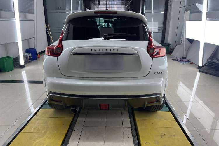 Used Infiniti ESQ 2014 1.6L Spontaneous Edition
