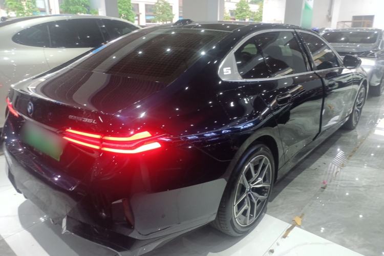 Used BMW i5 2025 eDrive 35L M Sport Package
