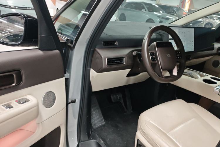 Used Li Auto MEGA 2024 Ultra Model