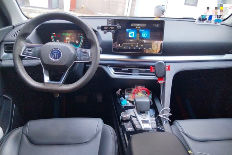 Used BYD Song Pro New Energy 2019 DM 1.5T Four-Wheel Drive Performance Edition Deluxe Model Center Console