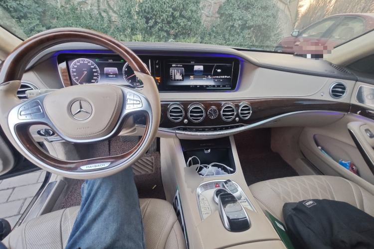 Used Mercedes-Benz Maybach S-Class 2016 S 400 4MATIC Center Console