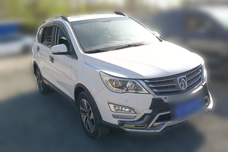 Used Baojun 560 2017 1.8L iAMT Comfort Model Front Right 45 Deg