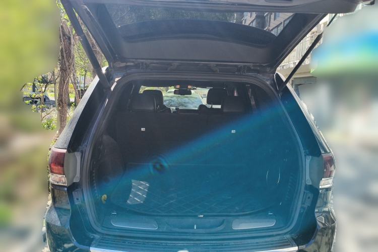 Used Jeep Grand Cherokee 2016 3.0L Comfort Navigation Edition Trunk