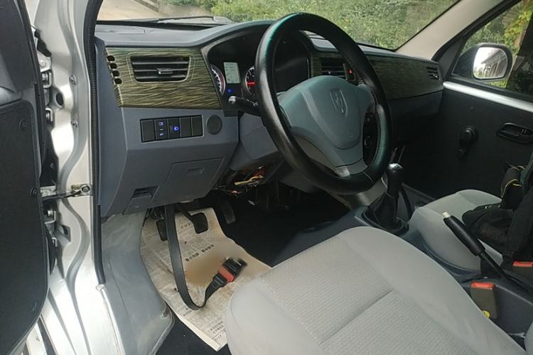 Used Jinbei Hiace X30 2020 1.5L Van Super-Enjoyment Model China VI Standard SWC15M