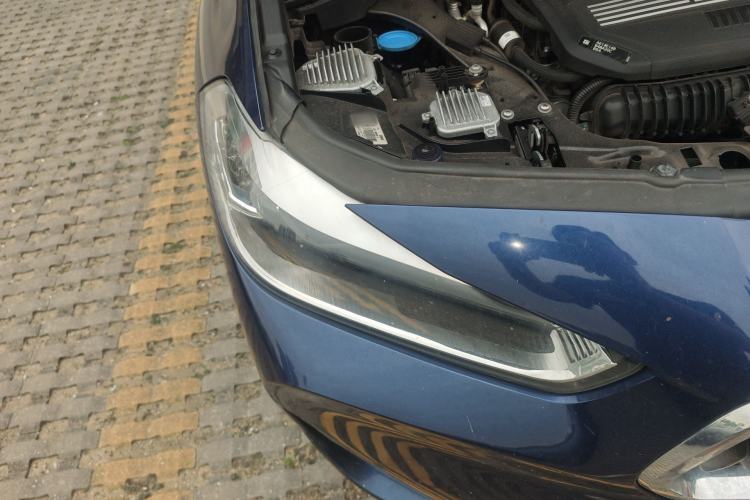 Used BMW X2 2021 sDrive25i Luxury Model with M Sport Package Right Front Headlight