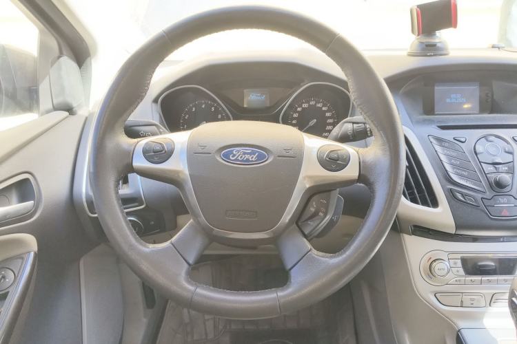 Used Ford Focus 2012 Sedan 1.6L Automatic Fashion Edition
