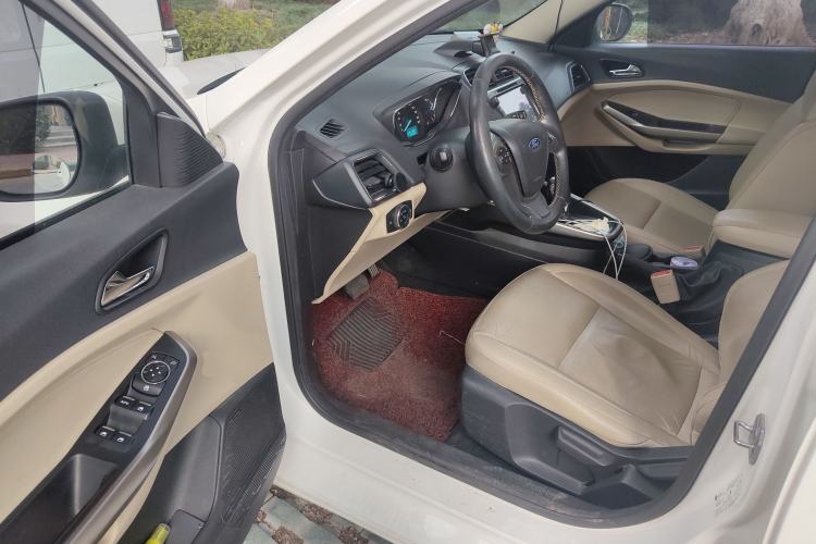 Used Ford Escort 2015 1.5L Automatic Fashion Model Driver Seat