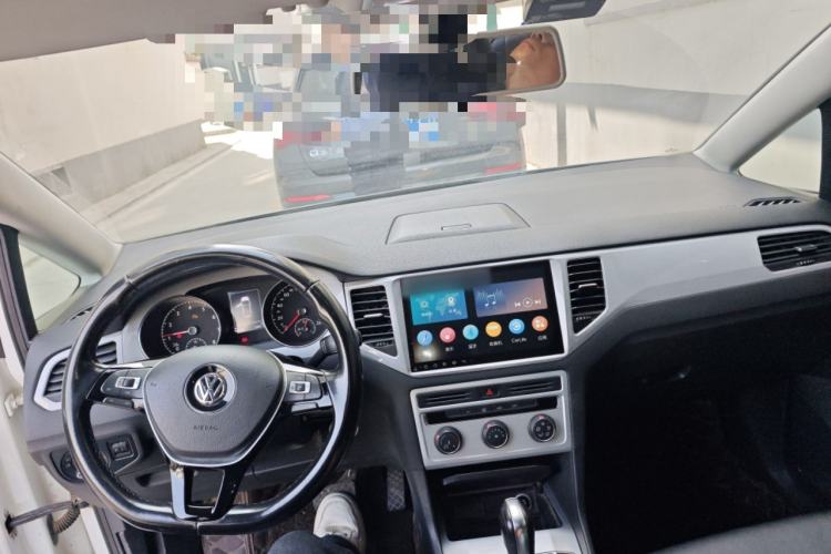 Used Volkswagen Golf Sportsvan 2016 230TSI Automatic Trend Edition Center Console