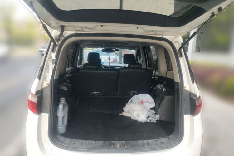 Used CHANGAN KAICHENG Oushang A600 2016 1.5L Manual Luxury 7-Seater Trunk