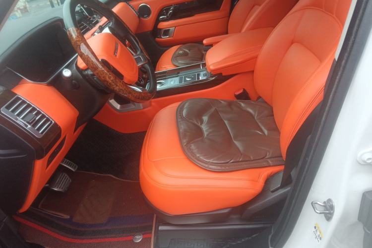 Used Land Rover Range 2022 3.0 L6 400 PS Classic Extended Version Left Front Seat